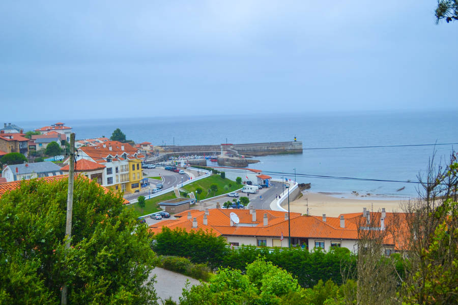 Playas y puerto de Comillas 