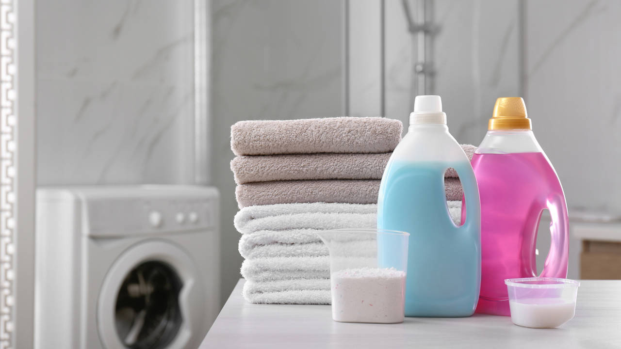 Suavizante y detergente de ropa