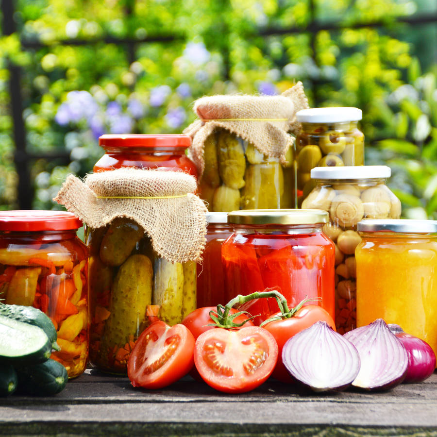 Conservas caseras de frutas y verduras: cómo se preparan y tiempos de cocción por alimento  