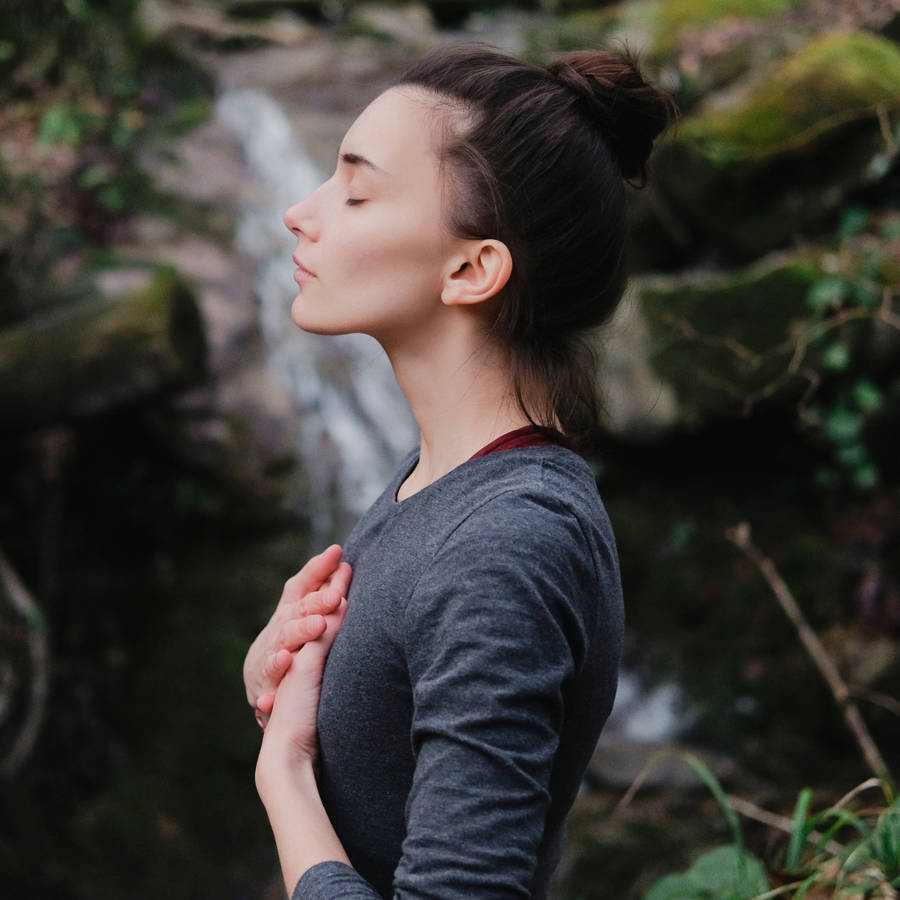 Calmar la ansiedad rápidamente: una meditación guiada de 10 minutos y los trucos más eficaces