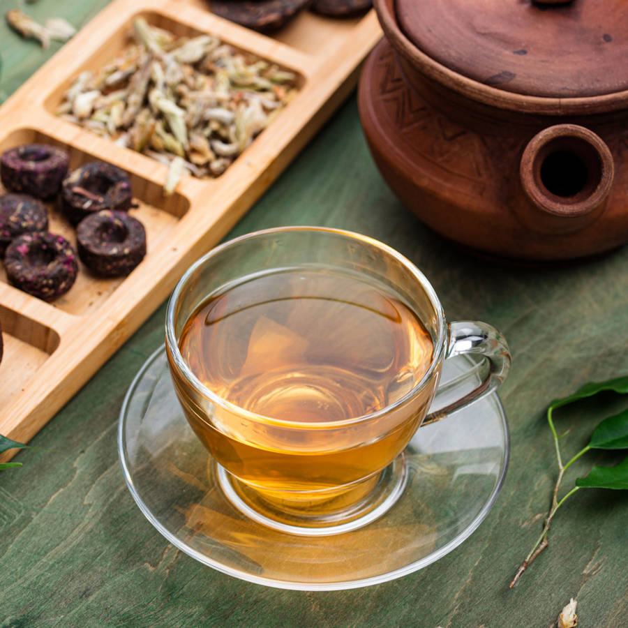 Té rojo: 5 propiedades y beneficios de un té fermentado muy utilizado para adelgazar