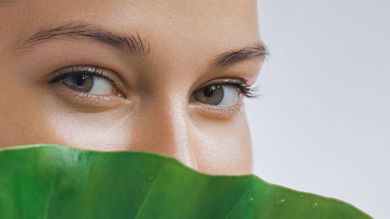 Trucos naturales para tratar los ojos irritados - Vista Oftalmólogos - Safe  & Visible