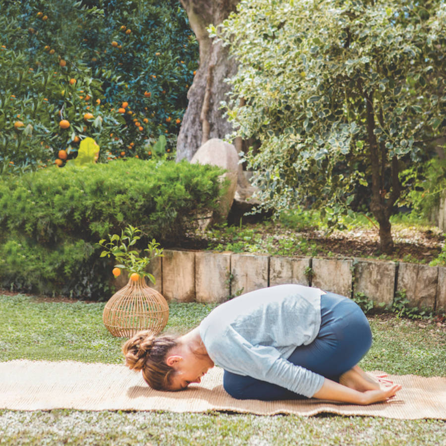  Yoga para la ansiedad: las 6 posturas que te llevan a la calma 