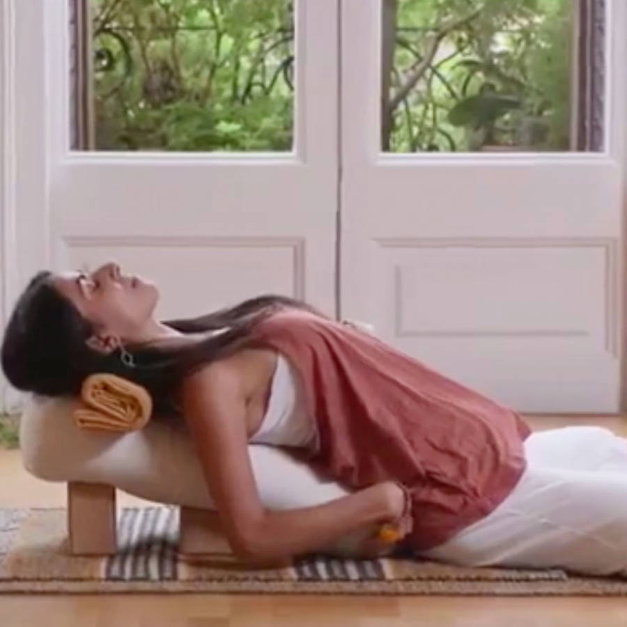 6 asanas de yoga relajantes que transformarán tu vida (con vídeo)