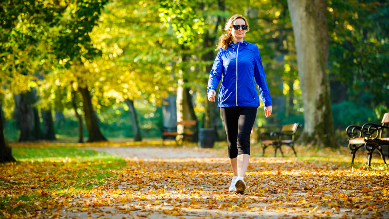 Mujer paseando