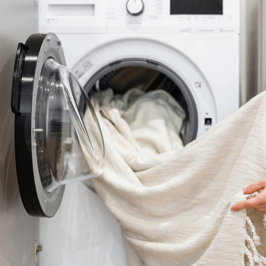 6 motivos por los que es muy buena idea usar vinagre de limpieza para lavar la ropa 