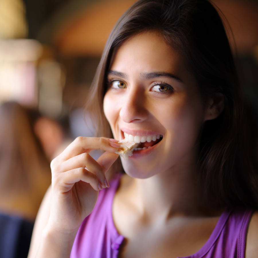 Dieta blanca tras un blanqueamiento dental: por qué se hace y qué comidas blancas puedes tomar