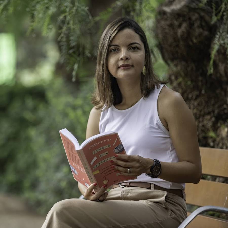 Angélica Joya, psicóloga: “El miedo a malcriar o a ser 'malos padres' y acabar convirtiendo a nuestros hijos en inadaptados es ahora muy común” 