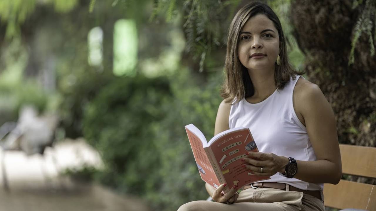 Angélica Joya, psicóloga: “El miedo a malcriar o a ser 'malos padres' y acabar convirtiendo a nuestros hijos en inadaptados es ahora muy común” 