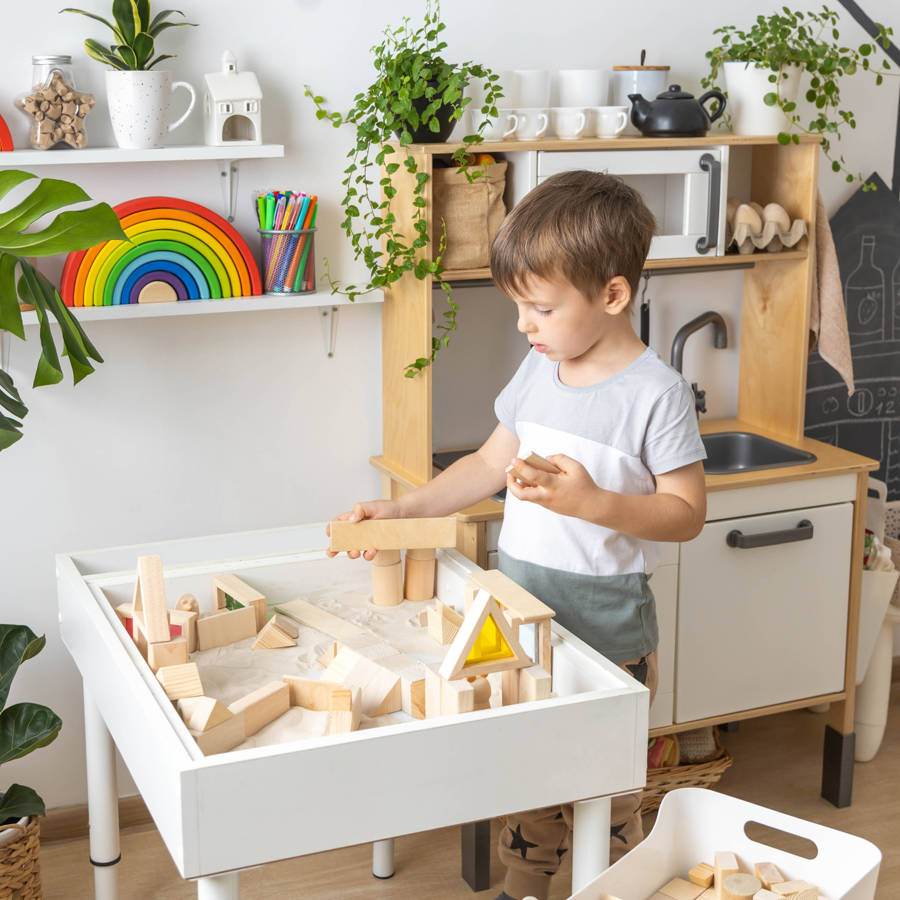 Muebles Montessori para dormir, jugar y aprender: tipos, materiales y beneficios