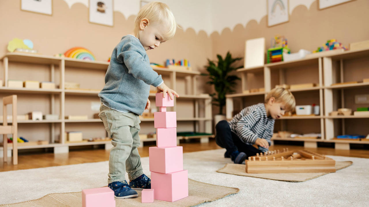 Juguetes Montessori: por qué son diferentes e ideas para regalar estas  Navidades