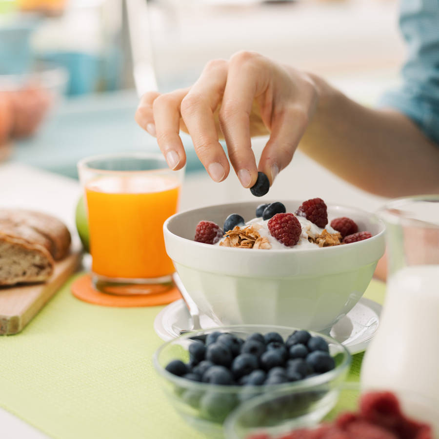 ¿Por qué debes mirar el reloj a la hora de desayunar y de cenar para prevenir un infarto? 