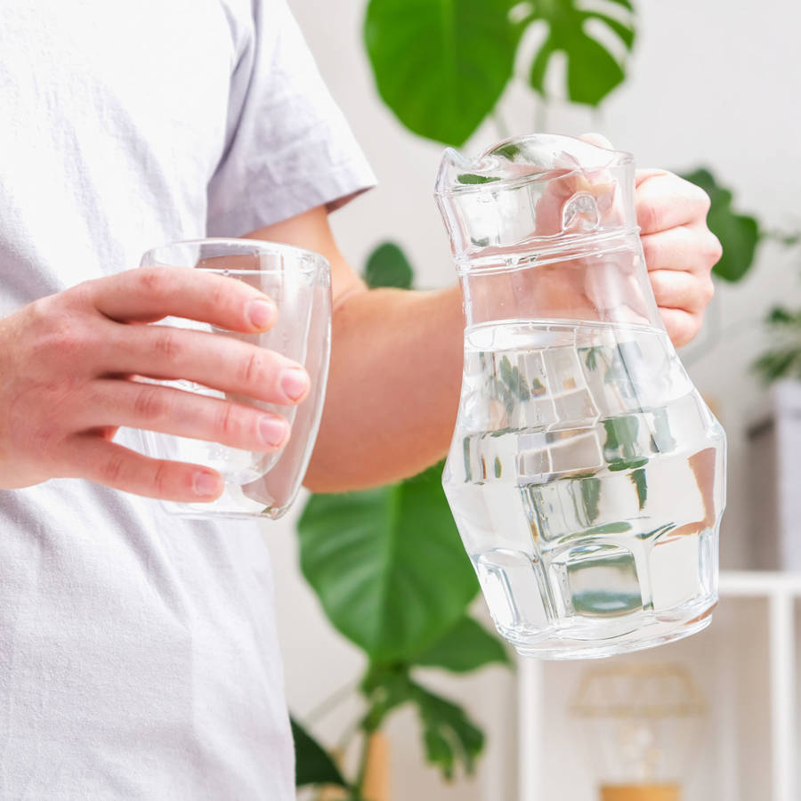 Los 5 problemas de salud que pueden mejorar bebiendo más agua 